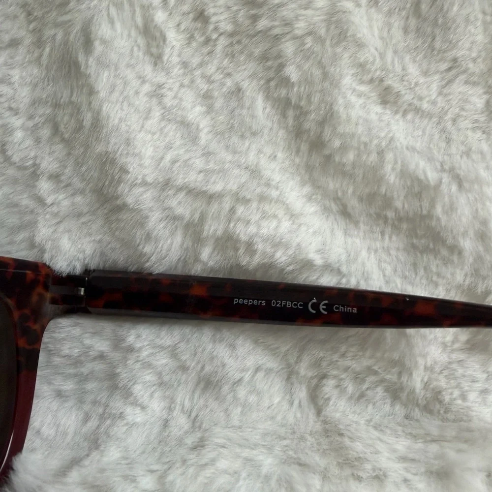 Leopard Tortoise/Red / Bifocal / 2.50 Women's Sunglasses with Vera Bradley case